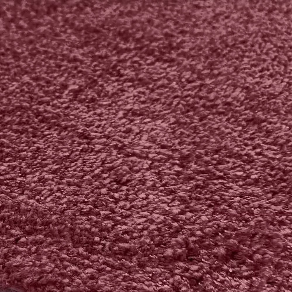 Tapis de luxe sur mesure lavable en machine couleur lie de vin aspect viscose