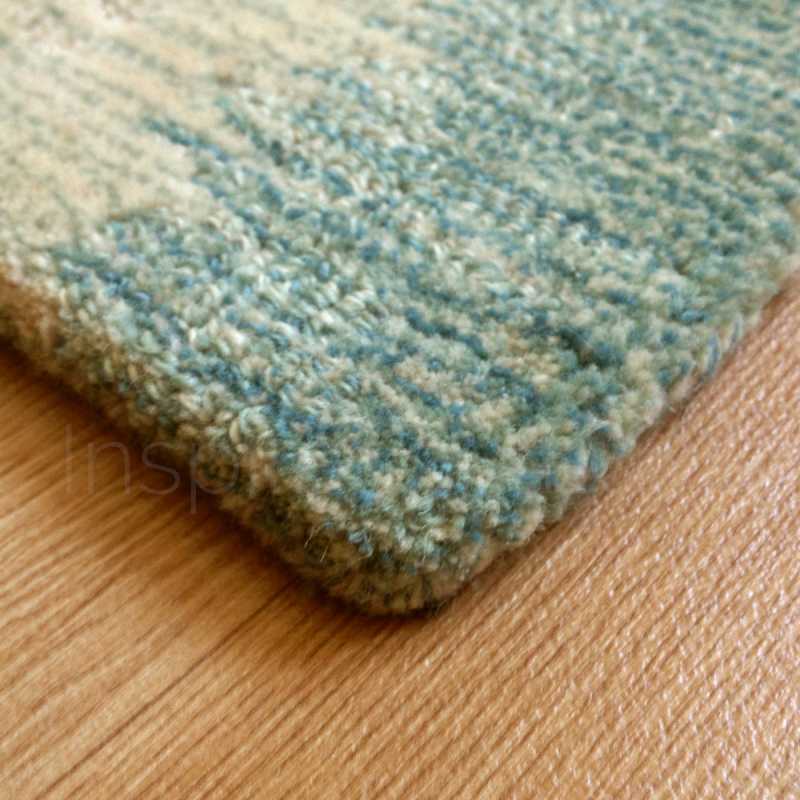 Tapis haut de gamme beige à motifs en laine et viscose fait main par Ligne Pure