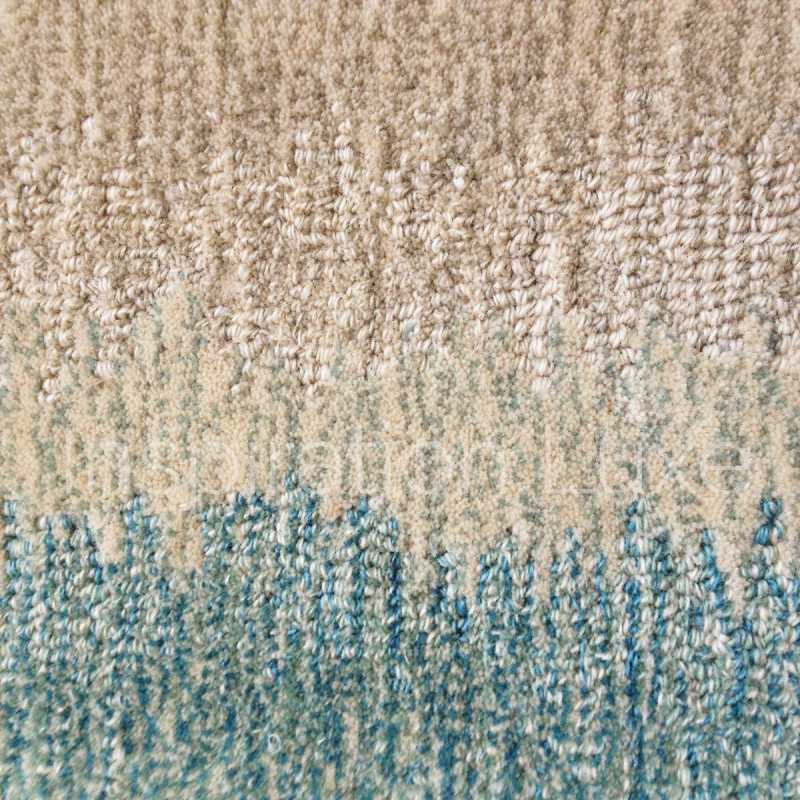 Tapis haut de gamme beige à motifs en laine et viscose fait main par Ligne Pure