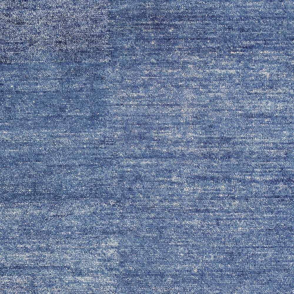 Tapis haut de gamme en viscose bleu tissée à la main rectangulaire et fin par Ligne Pure.