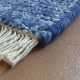 Tapis haut de gamme en viscose bleu tissée à la main rectangulaire et fin par Ligne Pure.