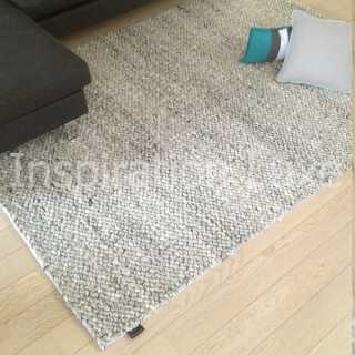 Tapis sur mesure beige en laine Waves par Angelo