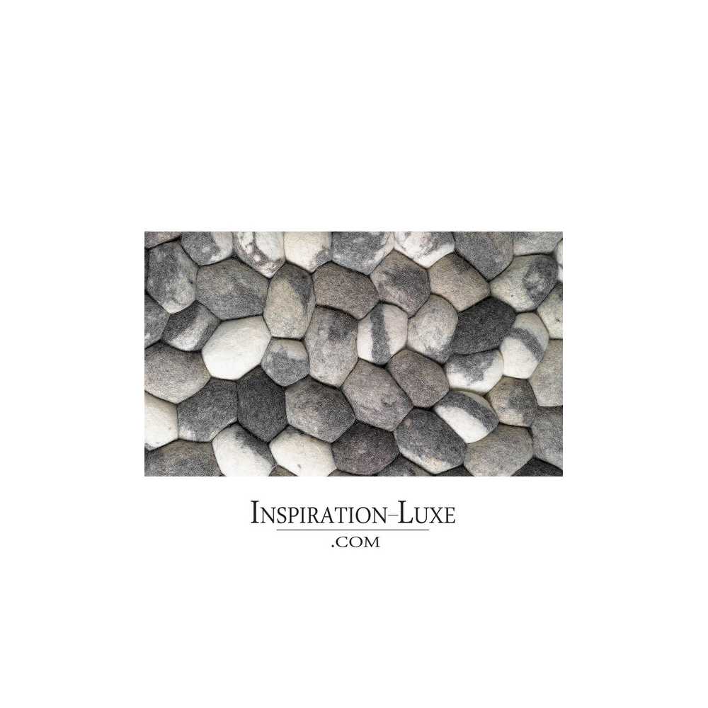 Tapis sur mesure gris avec galets en laine On the Rocks par Angelo