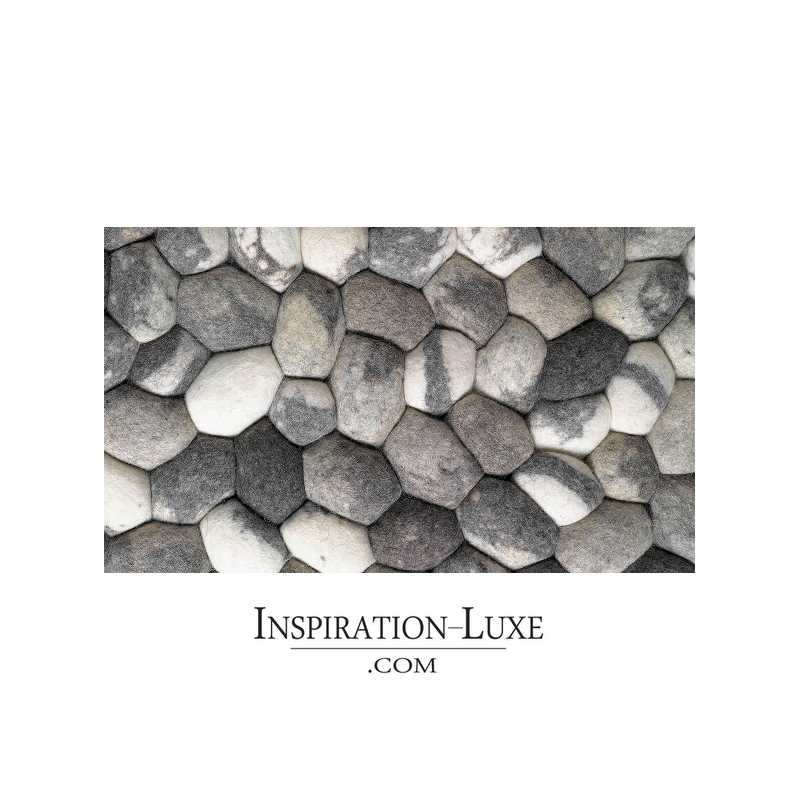 Tapis sur mesure gris avec galets en laine On the Rocks par Angelo