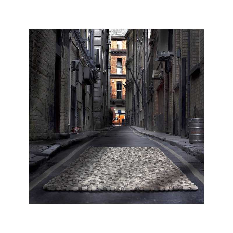 Tapis sur mesure gris avec galets en laine On the Rocks par Angelo