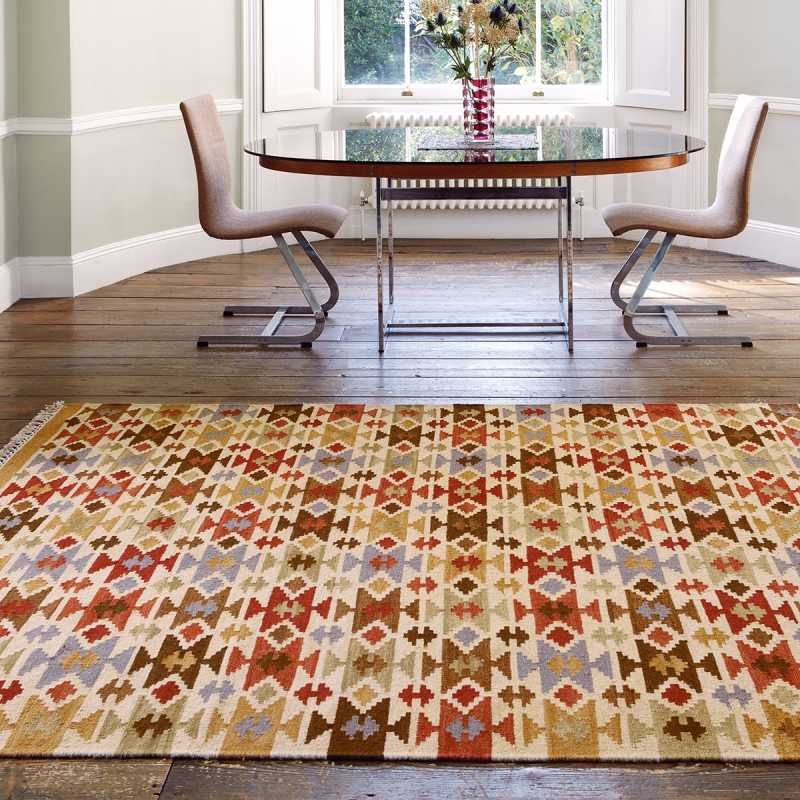 Tapis design kilim à motifs multicolore en laine et jute