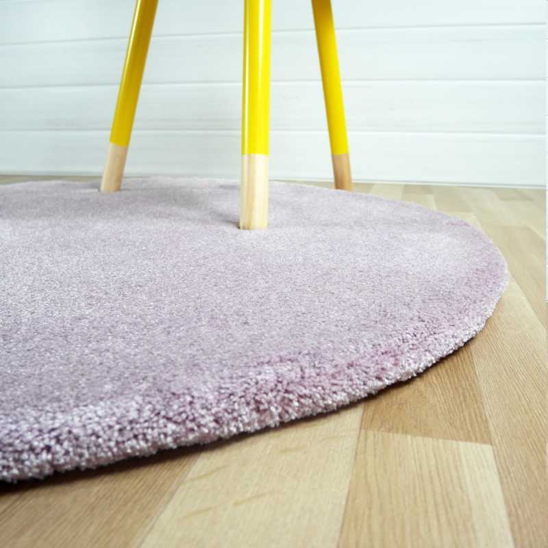 Tapis rond sur mesure rose moelleux par Inspiration Luxe Editions