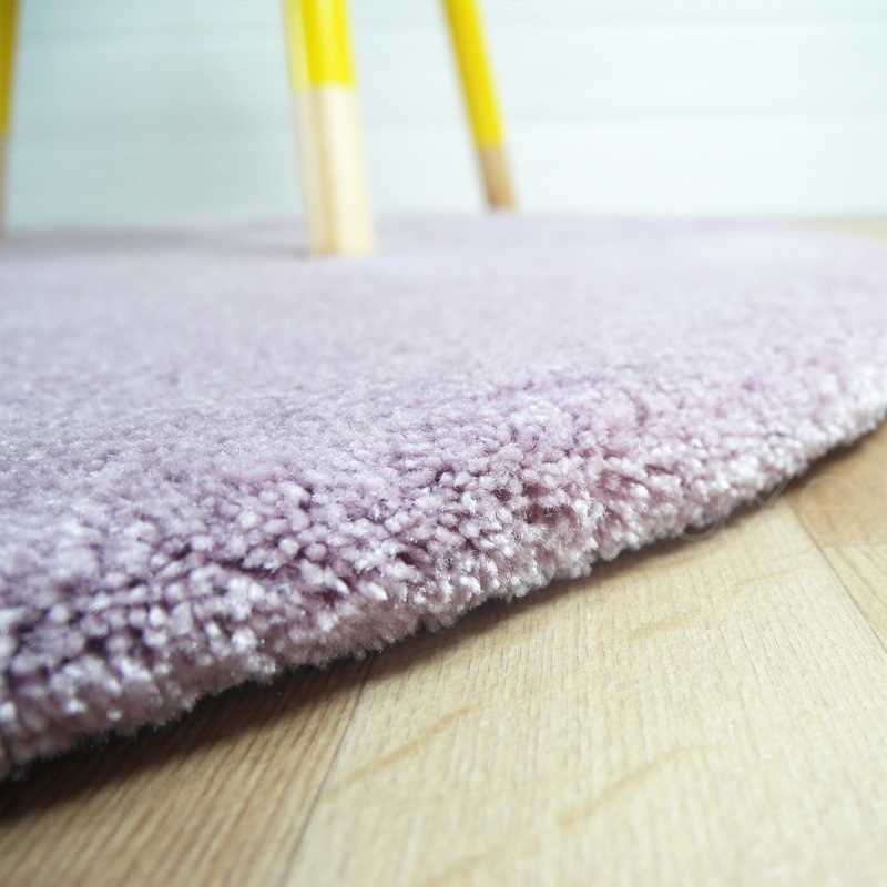 Tapis rond sur mesure rose moelleux par Inspiration Luxe Editions