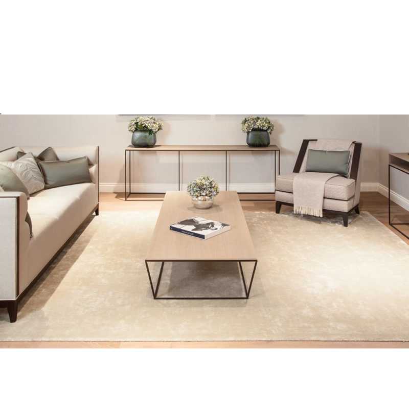 Tapis de luxe uni beige en viscose